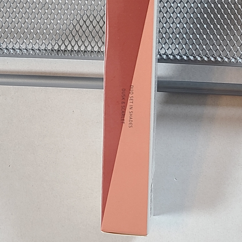 Lithe Beauty Soft Fill Lip Pencils In Dusk & Scarlett NIB - Picture 4 of 10